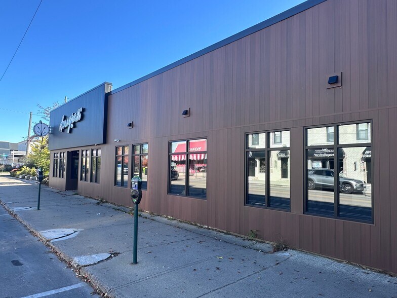 440 E Front St, Traverse City, MI à vendre - Photo de l’immeuble – Image 2 sur 26