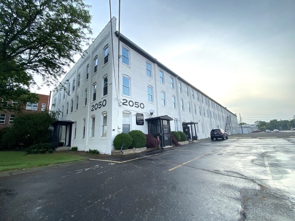2050 S High St, Columbus, OH à louer Photo de l’immeuble– Image 1 sur 22