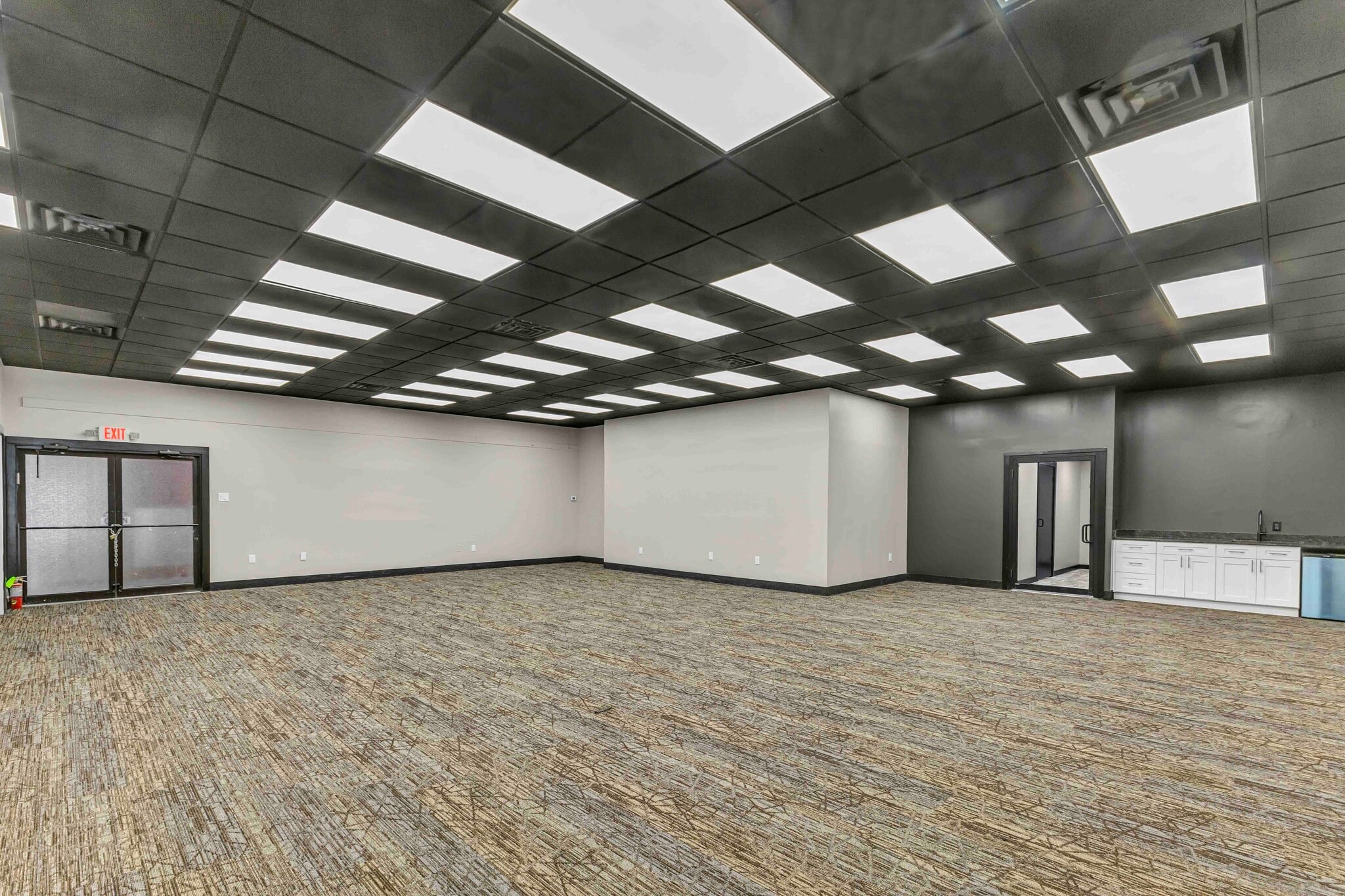 4298 Mayfield Rd, South Euclid, OH à louer Photo intérieure– Image 1 sur 8