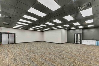 4298 Mayfield Rd, South Euclid, OH à louer Photo intérieure– Image 1 sur 8