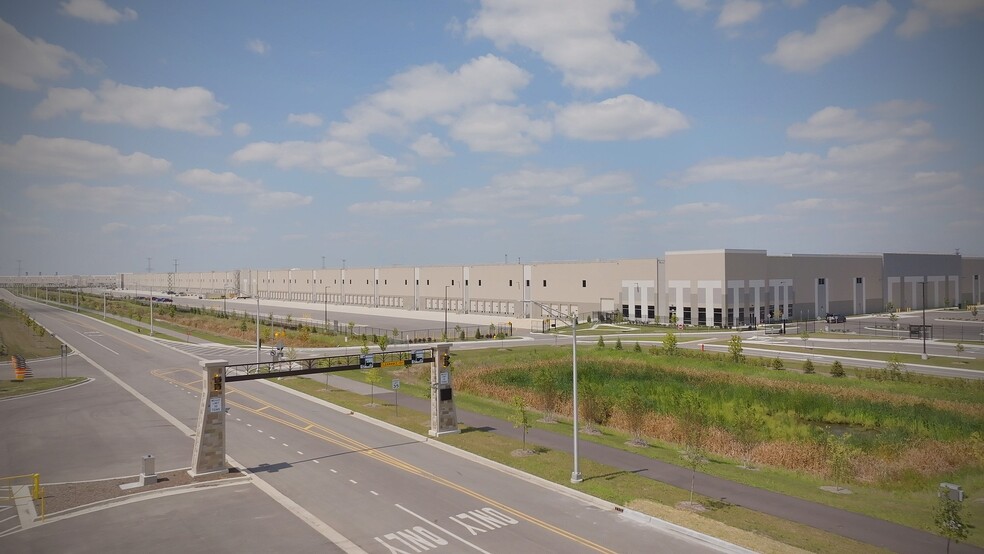 201 W Compass Blvd, Joliet, IL à louer - Photo de l’immeuble – Image 3 sur 11