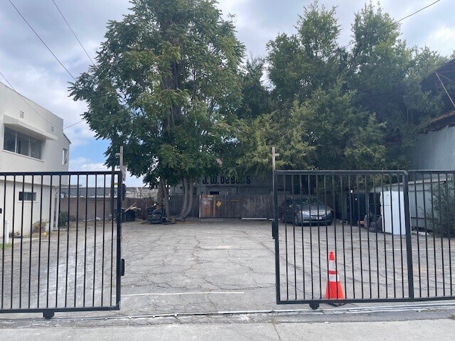 5708 & 5678 Cherry Avenue, Long Beach portefeuille de 2 biens à vendre sur LoopNet.fr - Photo de l’immeuble – Image 2 sur 6