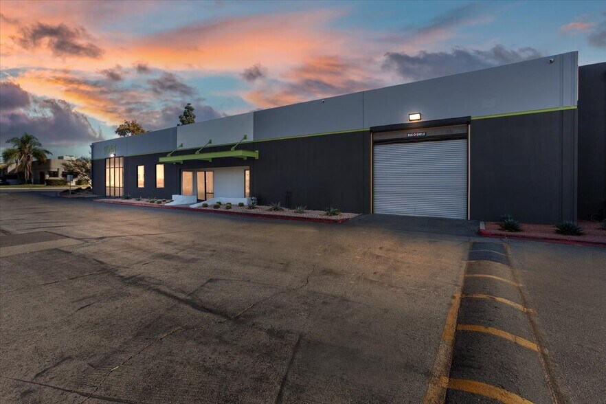 1061 S Melrose St, Placentia, CA à vendre - Photo de l’immeuble – Image 3 sur 73