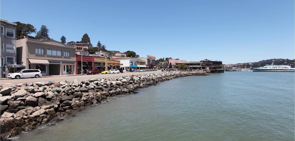 599 Bridgeway, Sausalito, CA à louer - Photo de l’immeuble – Image 3 sur 8