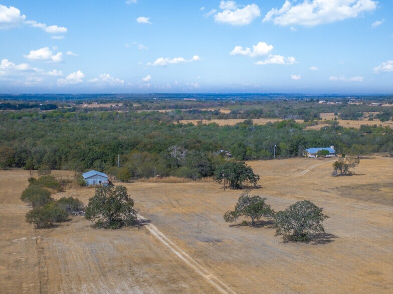 11915 FM 86, Lockhart, TX à vendre - Photo principale – Image 1 sur 103