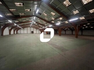 Plus de détails pour Local d'activités à louer