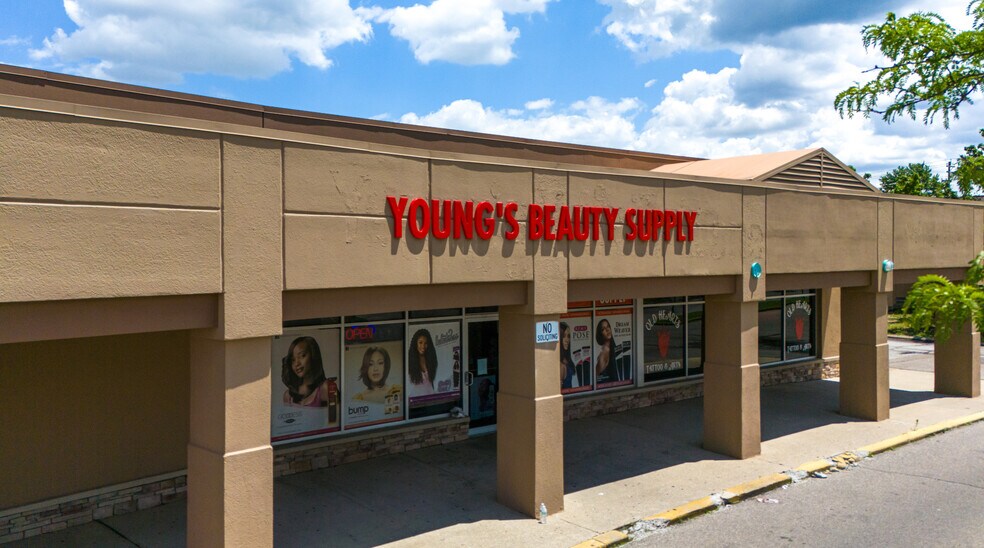 1102-1192 W Kemper Rd, Cincinnati, OH à louer - Photo de l’immeuble – Image 3 sur 22