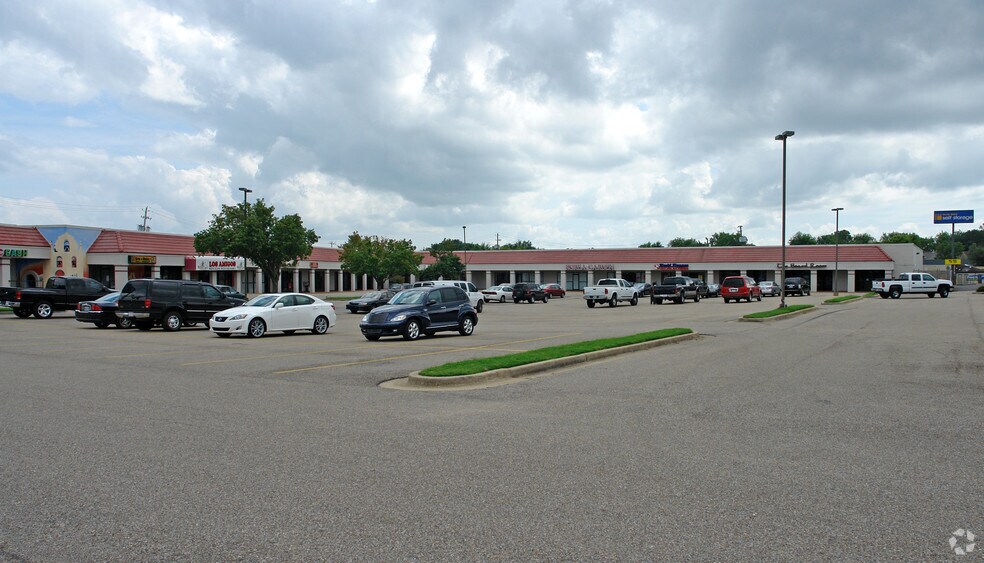 2801 Vaughn Plaza Rd, Montgomery, AL à louer - Photo principale – Image 1 sur 5