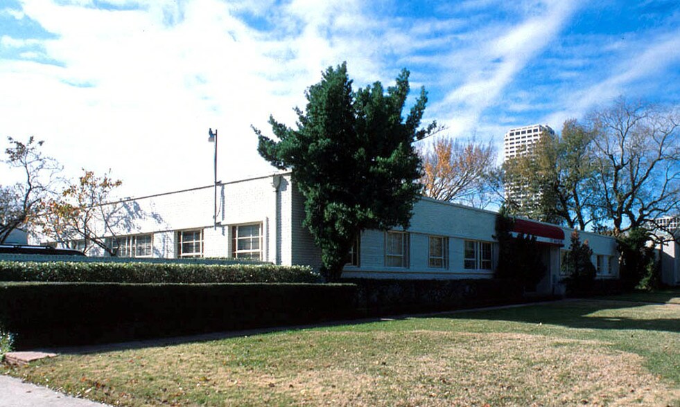 2121 San Felipe St, Houston, TX à louer - Photo de l’immeuble – Image 2 sur 3