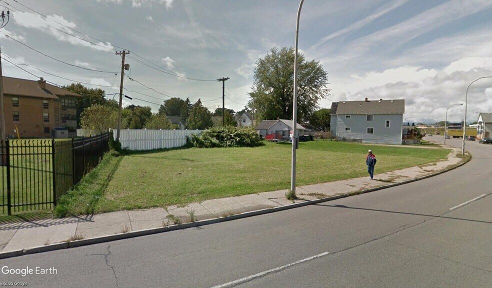 1541 Seneca St, Buffalo, NY à vendre - Photo de l’immeuble – Image 2 sur 2