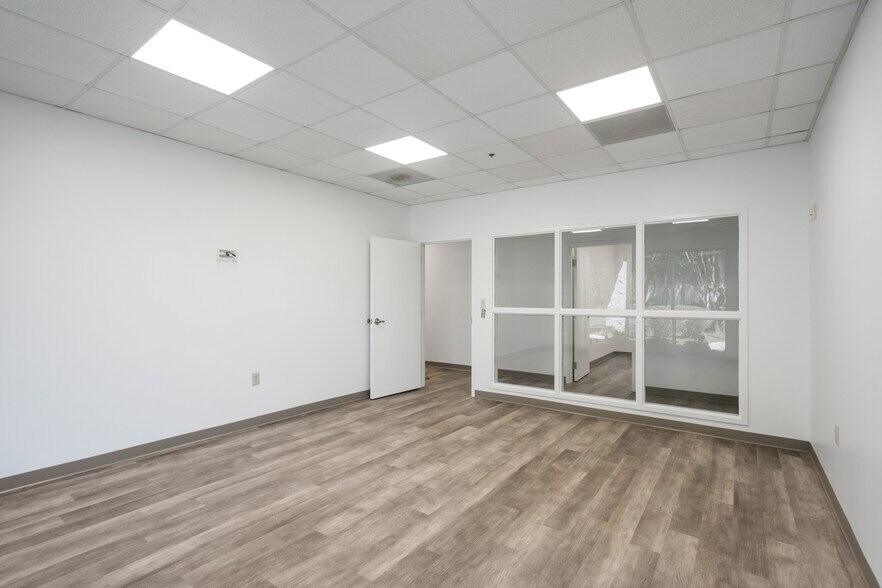 5101 Coosaw Creek Blvd, North Charleston, SC à louer - Photo de l’immeuble – Image 3 sur 9