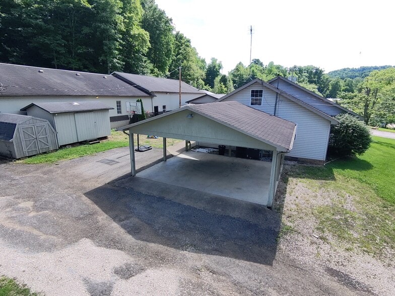 5393 Route 10, Salt Rock, WV à vendre - Photo de l’immeuble – Image 2 sur 27