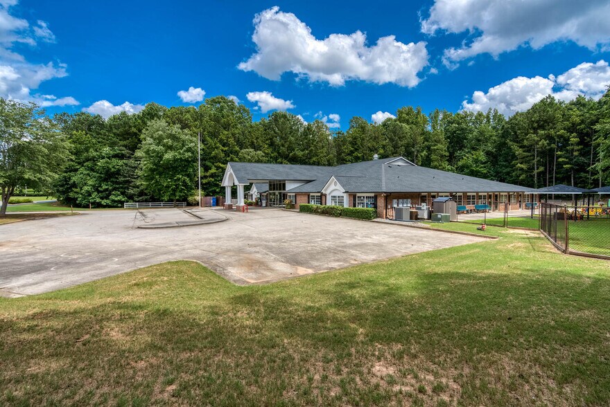 2081 Mesa Valley Way, Austell, GA à vendre - Photo de l’immeuble – Image 1 sur 110