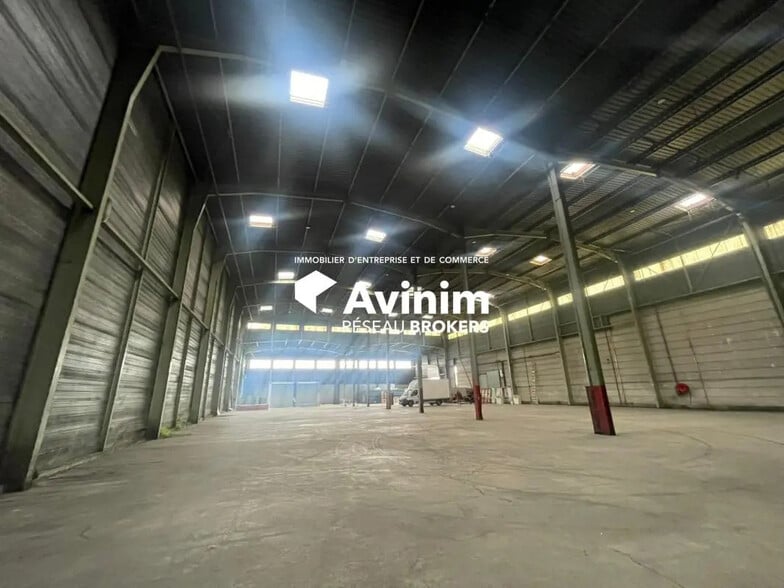 Industriel/Logistique dans Mitry-Mory à vendre - Photo de l’immeuble – Image 1 sur 10