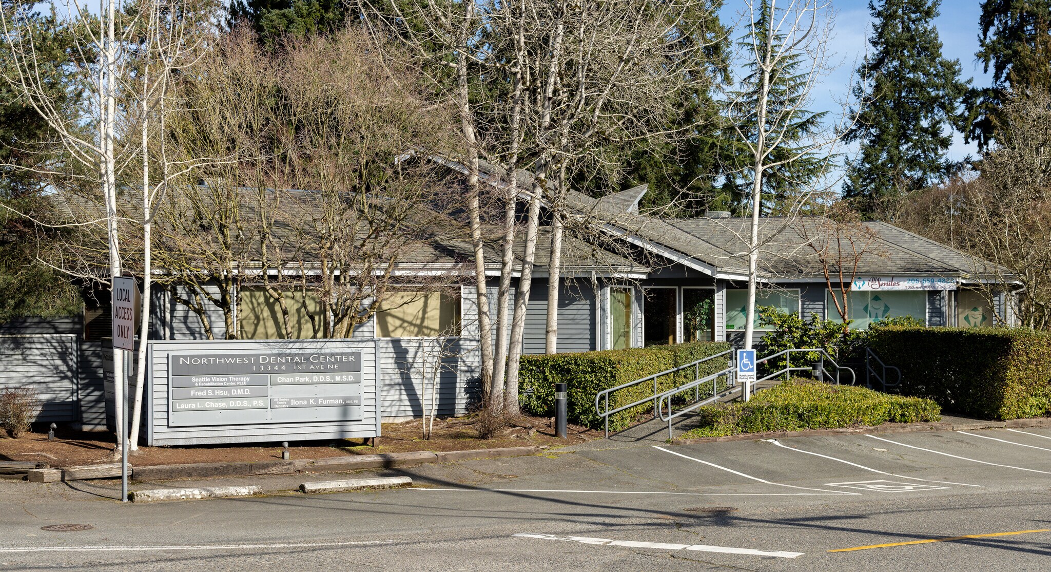13344 1st Ave NE, Seattle, WA à louer Photo principale– Image 1 sur 11