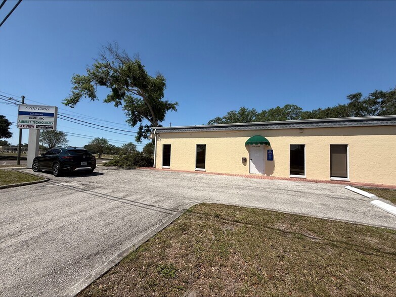 5701 1st Ave S, Saint Petersburg, FL à louer - Photo de l’immeuble – Image 1 sur 6