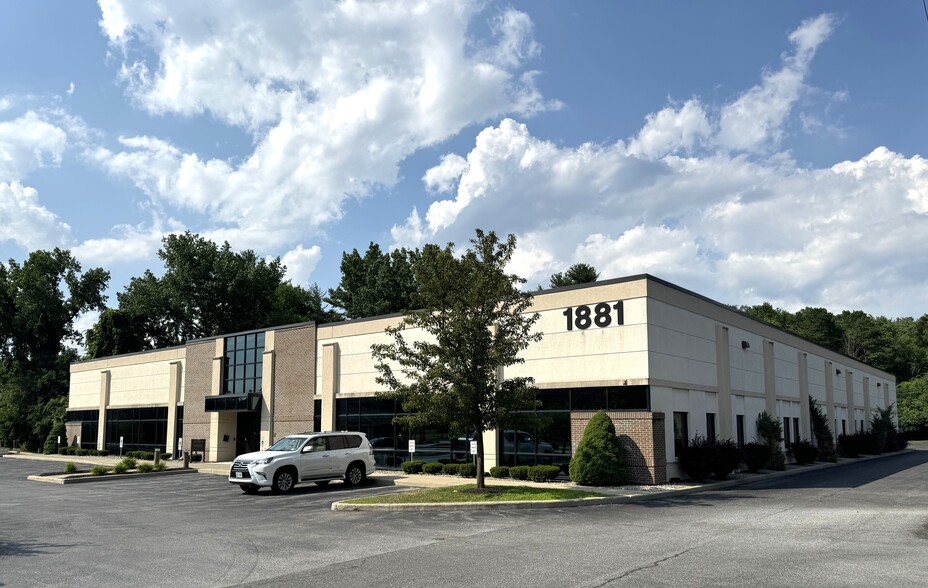 1881 Western Ave, Albany, NY à louer - Photo de l’immeuble – Image 1 sur 11