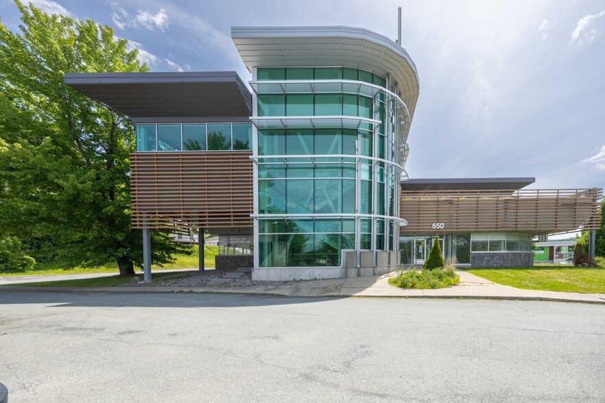 650 Boul Renault, Beauceville, QC à vendre - Photo de l’immeuble – Image 2 sur 7