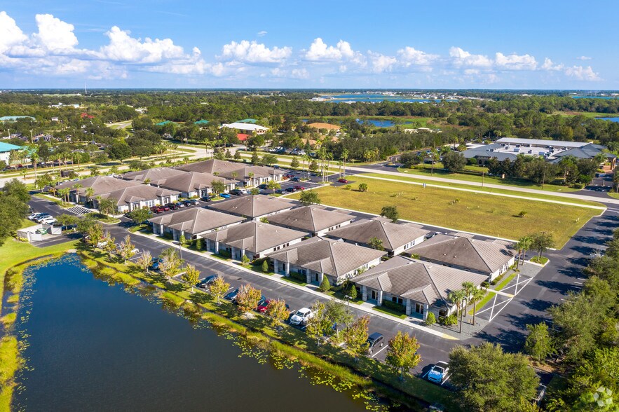 7210 Kyle Ct, Lakewood Ranch, FL à louer - Photo de l’immeuble – Image 2 sur 3