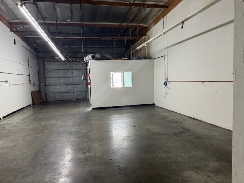 1701 Fortune Dr, San Jose, CA à louer - Photo de l’immeuble – Image 3 sur 8