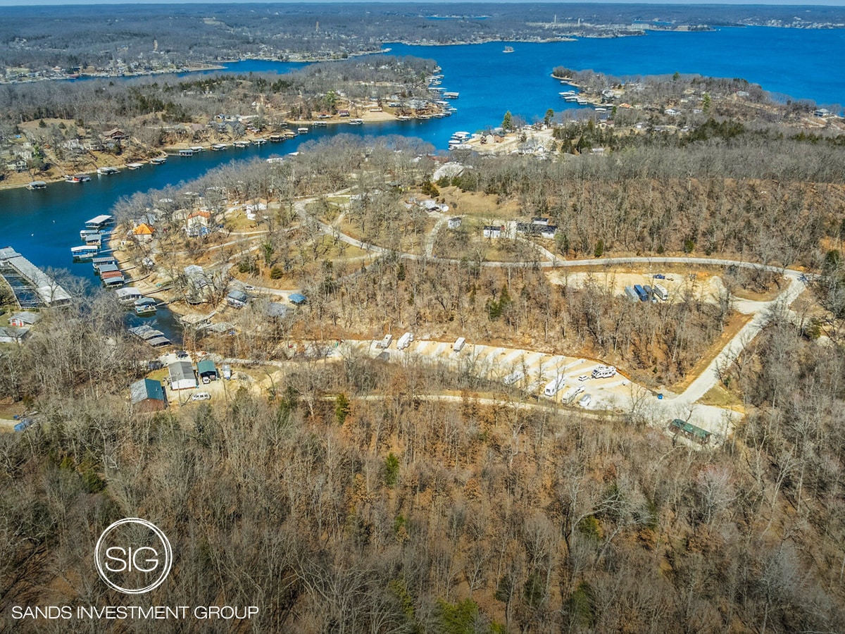 200 Northview Rd, Sunrise Beach, MO à vendre Photo principale– Image 1 sur 6