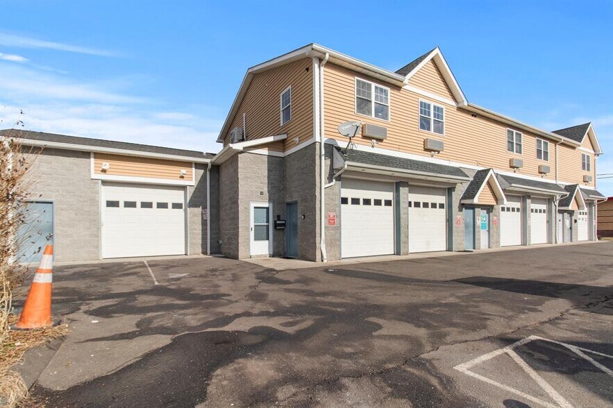 45 Cedar St, Stamford, CT à vendre - Photo principale – Image 1 sur 15