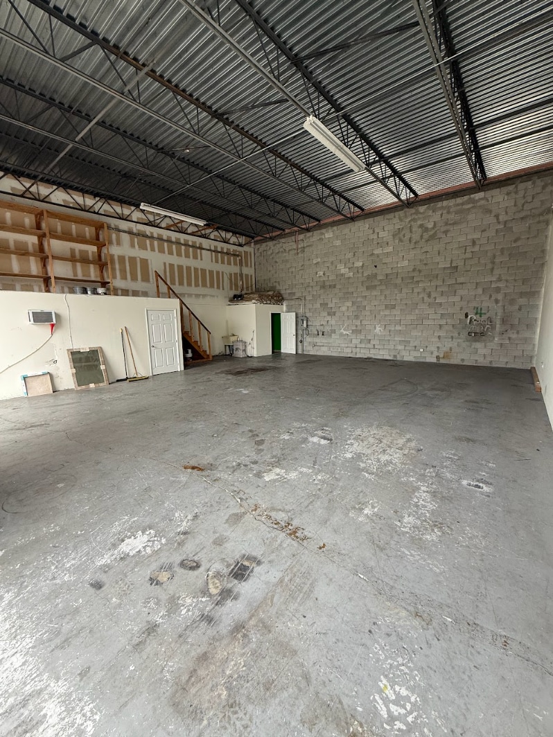 2155 NW Settle Ave, Port Saint Lucie, FL à louer Photo de l’immeuble– Image 1 sur 4
