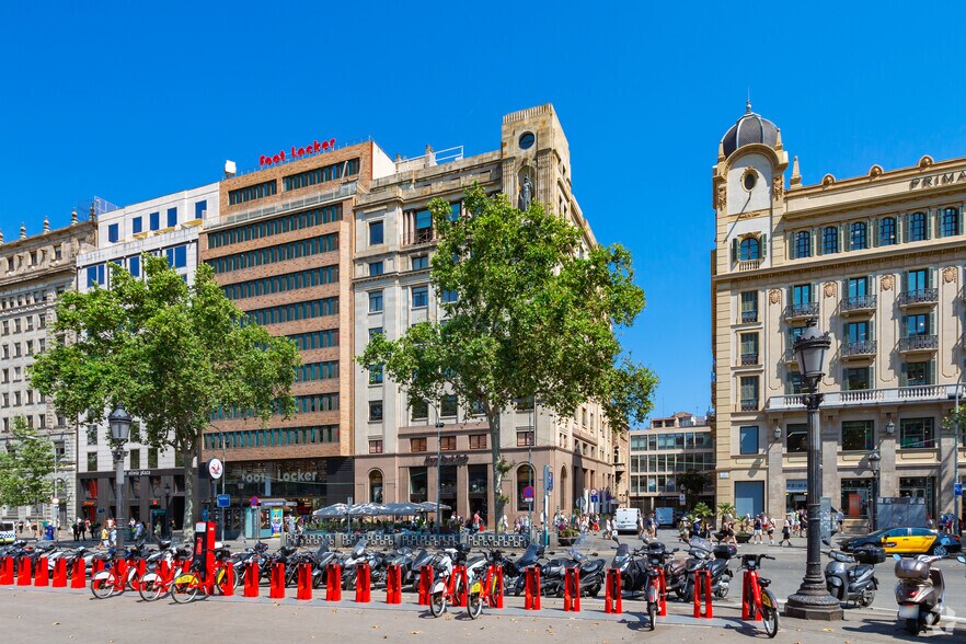 Plaça de Catalunya, 21, Barcelone, Barcelona à louer - Photo de l’immeuble – Image 2 sur 7