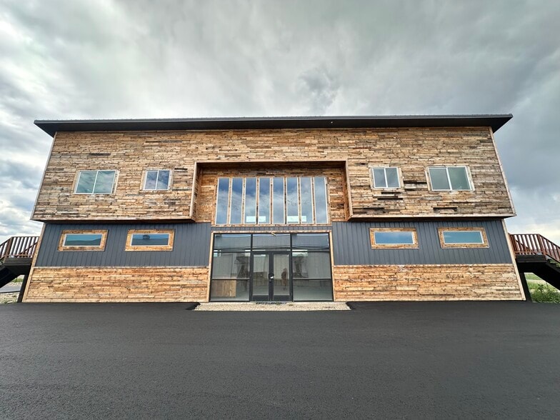 77260 Gallatin Rd, Bozeman, MT à louer - Photo de l’immeuble – Image 3 sur 9