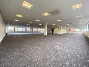 2-3 Wintersells Rd, Byfleet à louer Photo intérieure– Image 2 sur 6