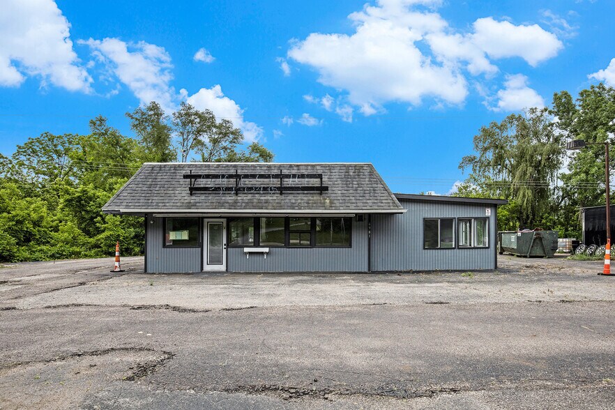 6981 & 6973 W Blue Water Highway, Sarana portefeuille de 2 biens à vendre sur LoopNet.fr - Photo de l’immeuble – Image 2 sur 37
