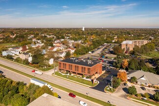 Plus de détails pour 201 E Army Trail Rd, Bloomingdale, IL - Différents types d’espaces à louer