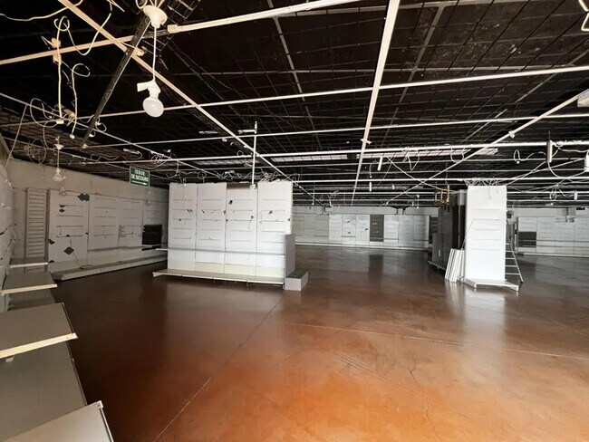 Plus de détails pour Local commercial à louer