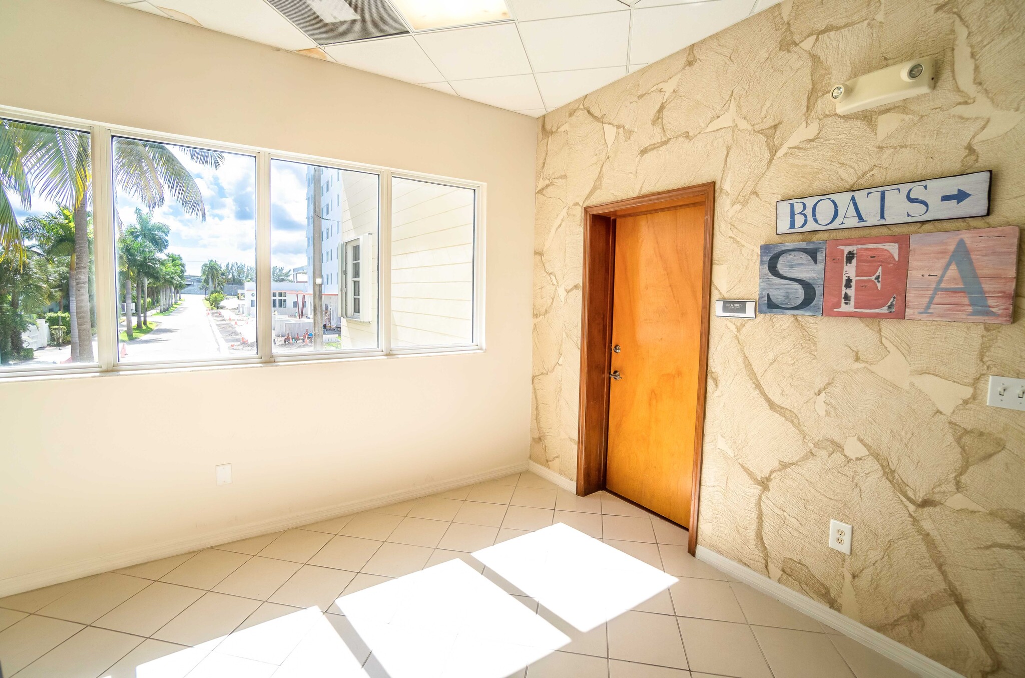 2525 Marina Bay Dr W, Fort Lauderdale, FL à louer Hall d’entrée– Image 1 sur 10