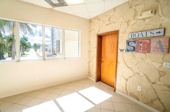 2525 Marina Bay Dr W, Fort Lauderdale, FL à louer Hall d’entrée– Image 1 sur 10