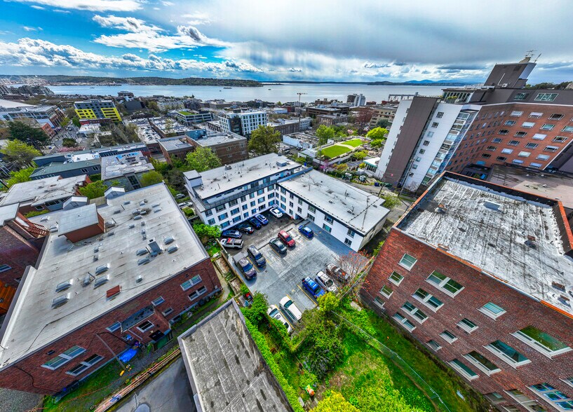 800 Queen Anne Ave N, Seattle, WA à vendre - Photo de l’immeuble – Image 3 sur 23