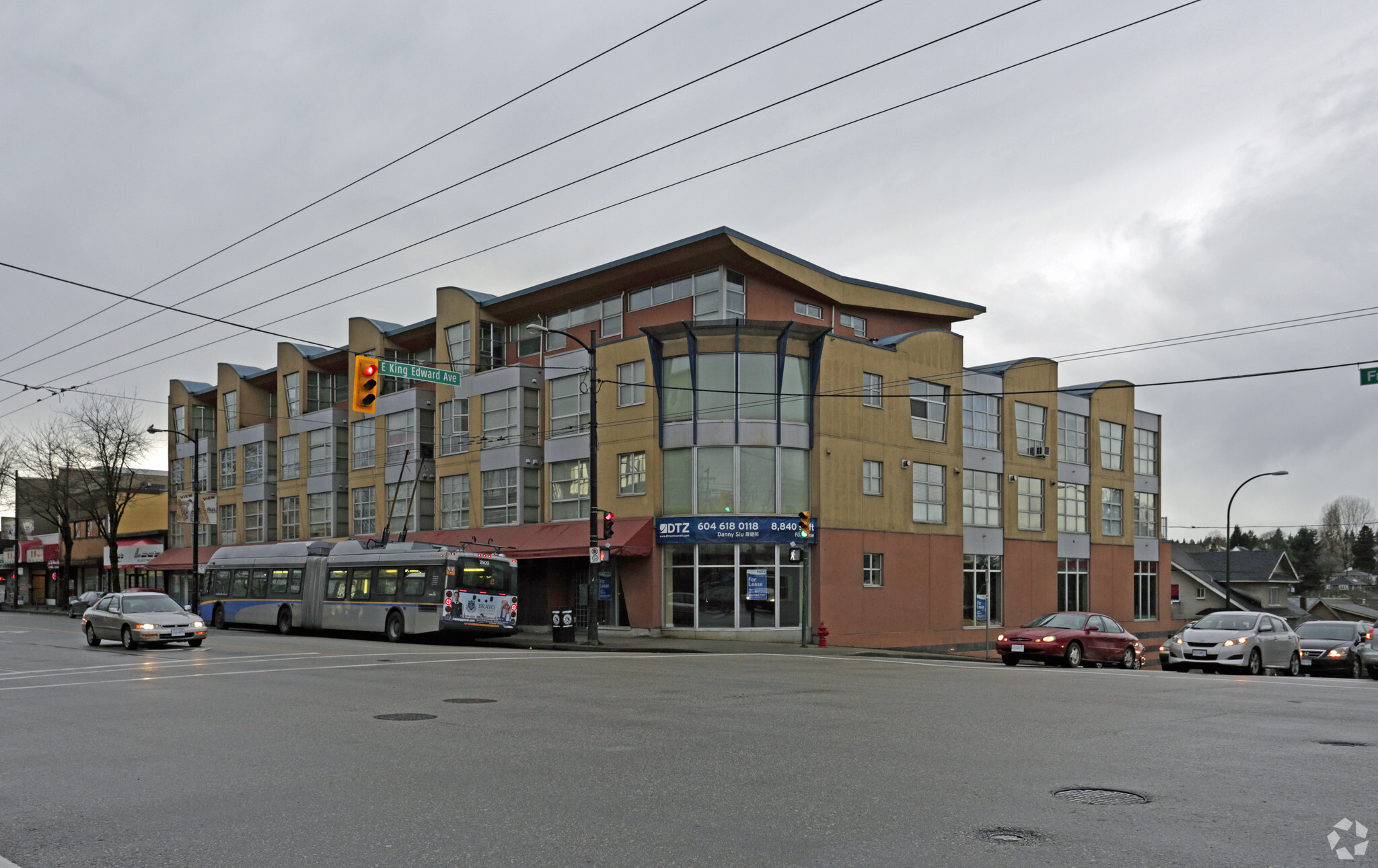 4103-4129 Fraser St, Vancouver, BC à vendre Photo principale– Image 1 sur 1