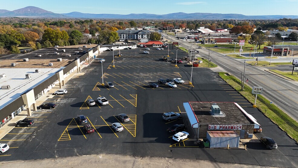 N Broadway, Poteau, OK à louer - Photo de l’immeuble – Image 3 sur 10