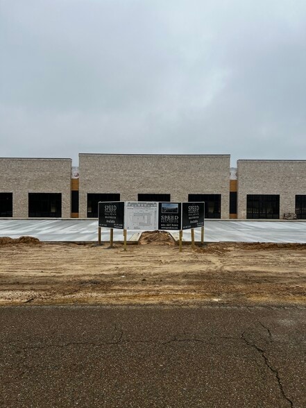 547 Church Rd, Gluckstadt, MS à louer - Photo principale – Image 1 sur 2