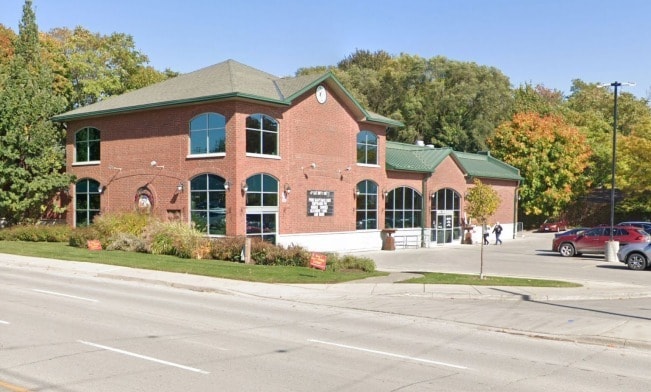 744 Adelaide St N, London, ON à louer - Photo de l’immeuble – Image 2 sur 3