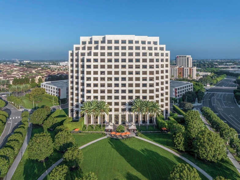 300 Spectrum Center Dr, Irvine, CA à louer - Photo principale – Image 1 sur 48