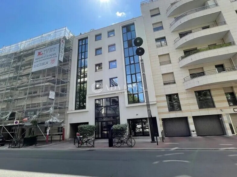 Bureau dans Levallois-Perret à louer - Photo de l’immeuble – Image 1 sur 8