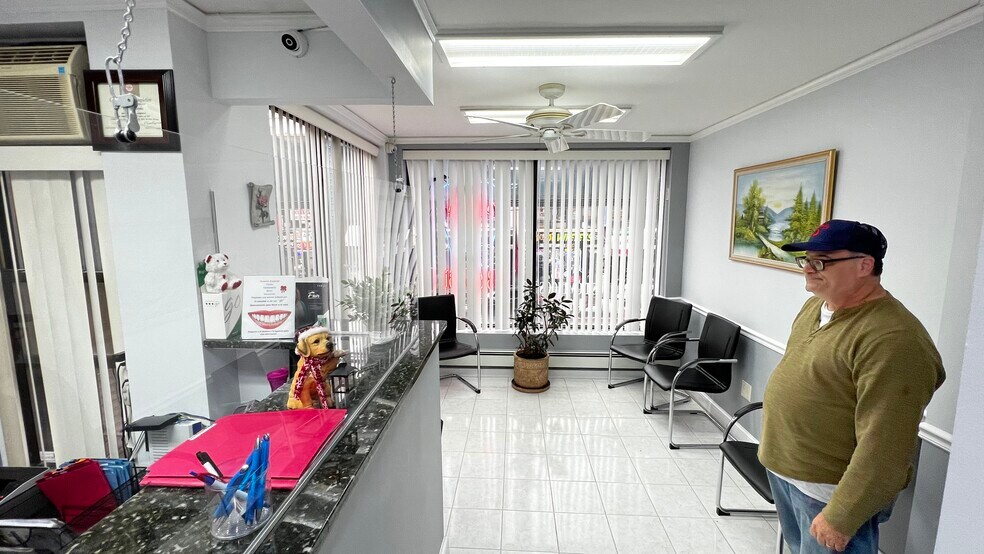 88-20 Roosevelt Ave, Jackson Heights, NY à vendre - Photo intérieure – Image 3 sur 19