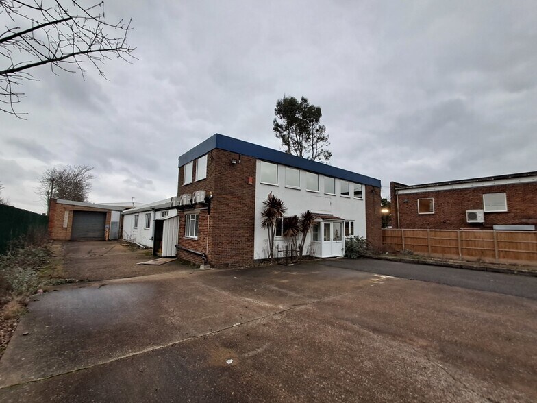 Station Approach, Shepperton à louer - Photo de l’immeuble – Image 2 sur 3
