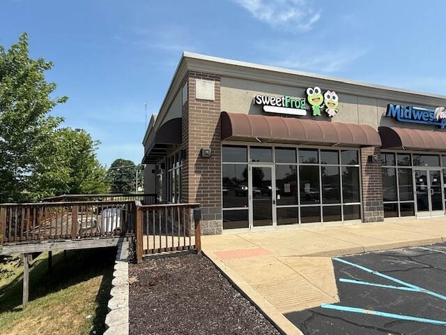 560 W Ireland Rd, South Bend, IN à louer - Photo de l’immeuble – Image 2 sur 10