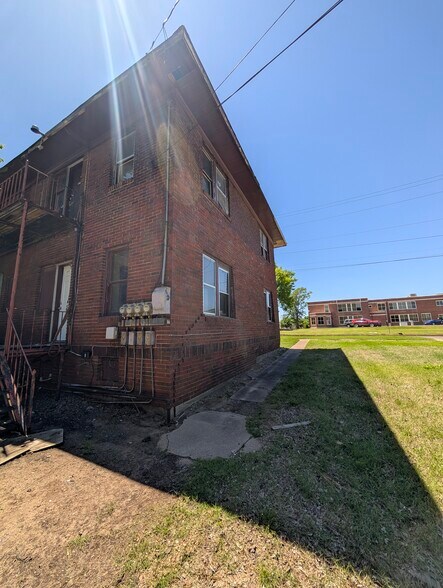 101 N 7th St, Ponca City, OK à vendre - Photo de l’immeuble – Image 3 sur 25