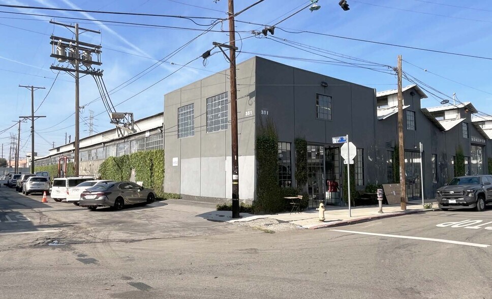 351 S Avenue 17, Los Angeles, CA à vendre - Photo de l’immeuble – Image 2 sur 6