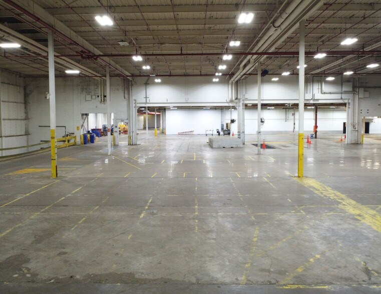 2150 Kerper Blvd, Dubuque, IA à louer - Photo de l’immeuble – Image 2 sur 4