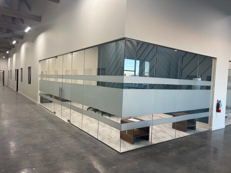 1701 & 1801 Bassett Ave, El Paso, TX à louer - Photo de l’immeuble – Image 3 sur 6