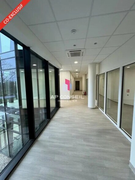 Bureaux/Médical dans Le Port-Marly à louer - Photo de l’immeuble – Image 1 sur 10